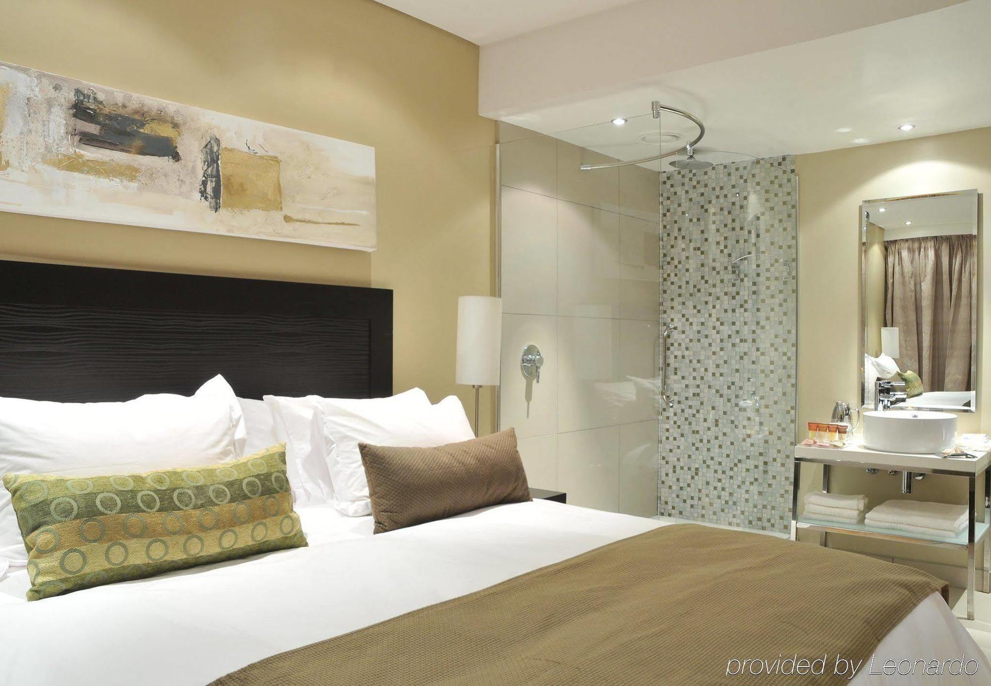 Protea Hotel By Marriott Transit O.R. Tambo Airport Kempton Park Eksteriør billede