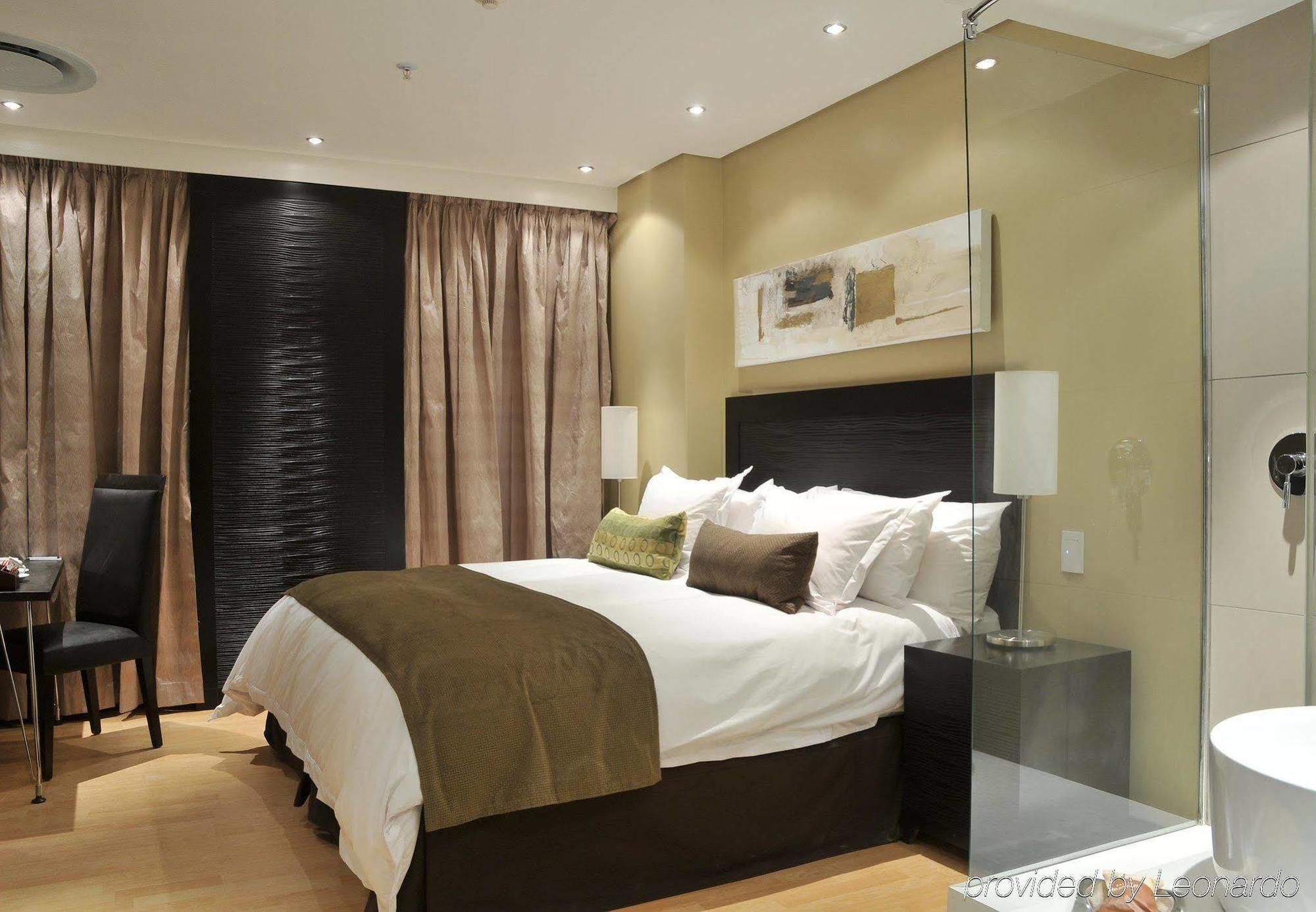 Protea Hotel By Marriott Transit O.R. Tambo Airport Kempton Park Eksteriør billede